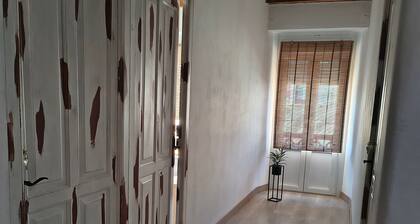 Ferienhaus 'Adelina' mit Bergblick, privatem Garten und Balkon