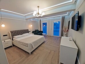 4 slaapkamers, een strijkplank/strijkijzer, gratis wifi, beddengoed