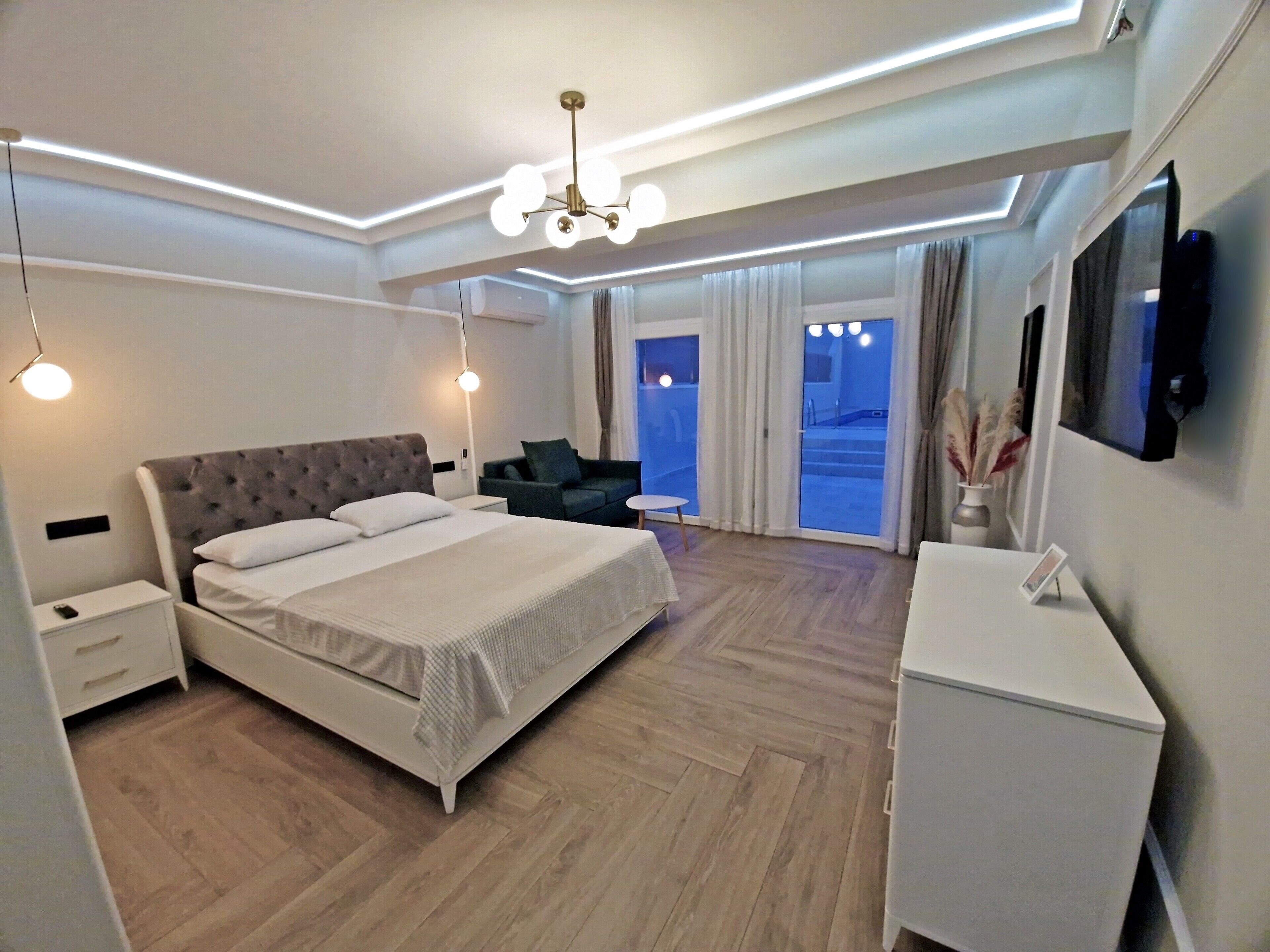 4 slaapkamers, een strijkplank/strijkijzer, gratis wifi, beddengoed