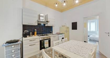 Apartment 'Casa Sole A Monterosso' with Balcony, Wi-Fi and Air Conditioning
