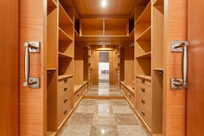 Interior - Villa 'Dorita Costa Brava' with Sea Views, Wi-Fi and Air Conditioning (Tordera)