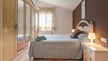 9 bedrooms, iron/ironing board, free WiFi, bed sheets