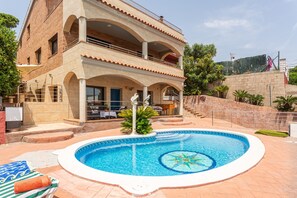 Pool - Villa 'Dorita Costa Brava' with Sea Views, Wi-Fi and Air Conditioning (Tordera)