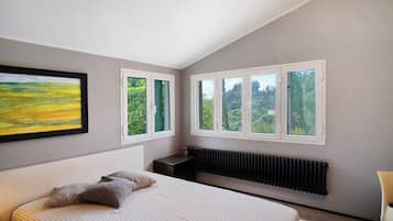 3 chambres, fer et planche à repasser, Wi-Fi gratuit, draps fournis