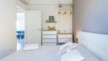 Ferros/tábuas de passar roupa, Wi-Fi de cortesia, roupa de cama