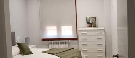 2 chambres, fer et planche Ă repasser, accĂšs au Wi-Fi (inclus)