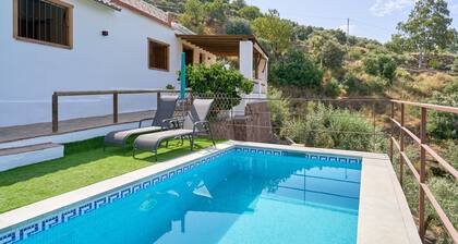 Country House 'Olivar 30' with Mountain View, Wi-Fi and Air Conditioning