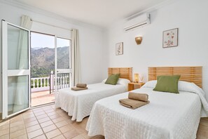 2 habitaciones, tabla de planchar con plancha y wifi gratis 