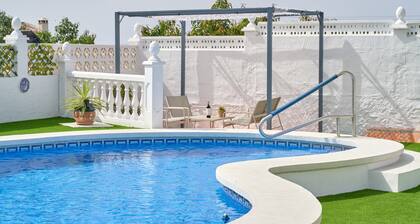 Villa 'Grayce' with Mountain Views, Wi-Fi and Air Conditioning