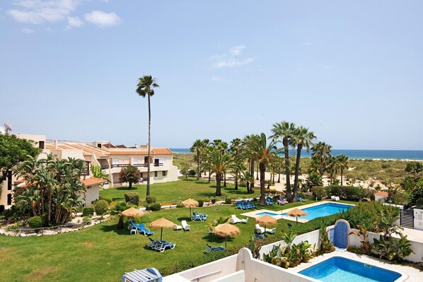 Pool - Holiday Home 'Lota Village 32' with Private Terrace, Wi-Fi and Air Conditioning (Manta Rota)