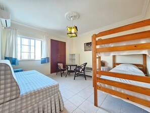 3 bedrooms, free WiFi, bed sheets