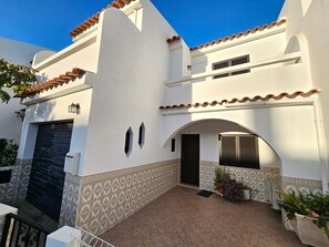 Exterior - Holiday Home 'Altura Retro Beach' with Private Terrace, Wi-Fi and Air Conditioning (Altura)