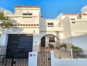 Exterior - Holiday Home 'Altura Retro Beach' with Private Terrace, Wi-Fi and Air Conditioning (Altura)