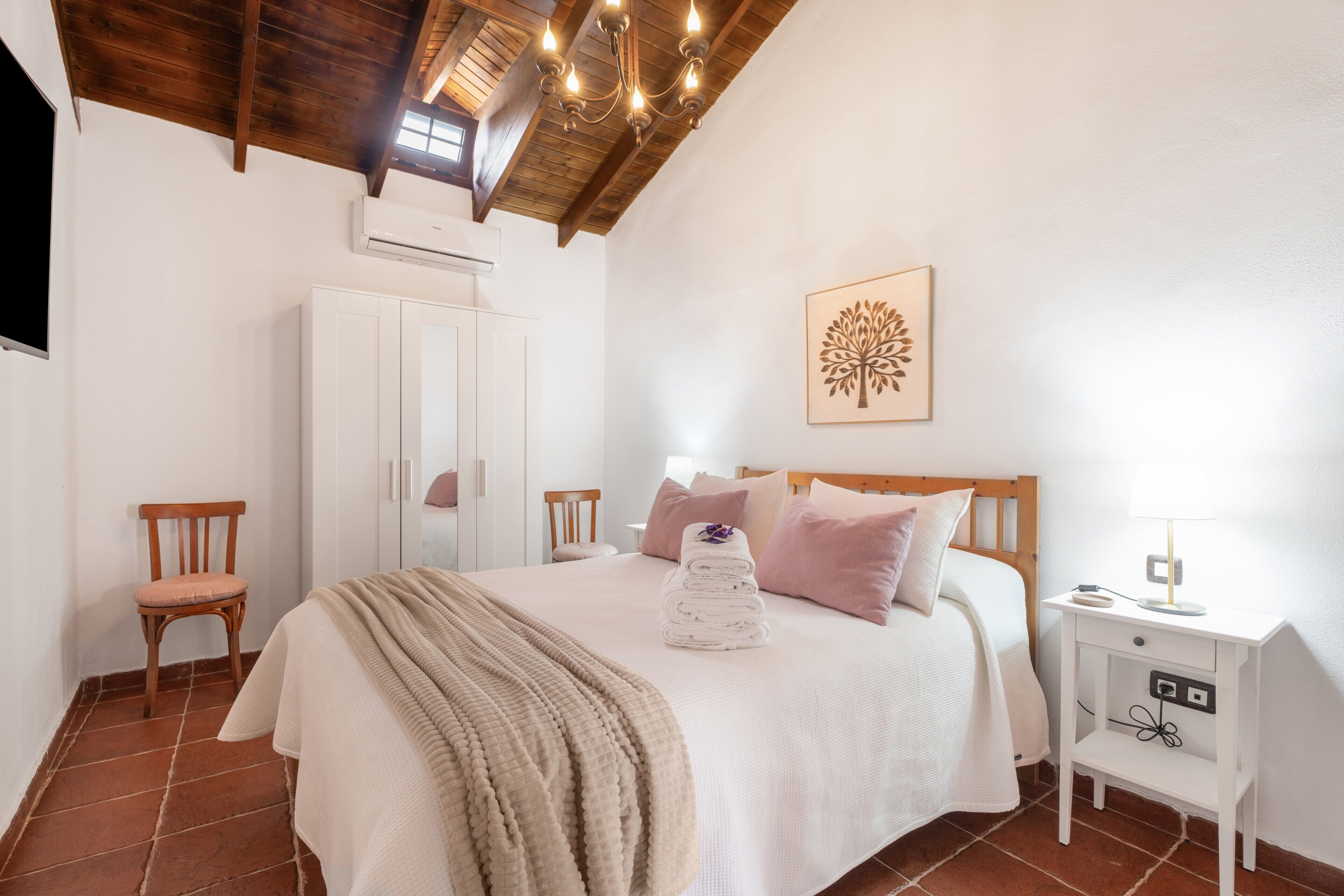 2 chambres, fer et planche à repasser, Wi-Fi gratuit, draps fournis