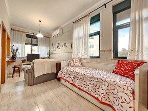 1 bedroom, free WiFi, bed sheets