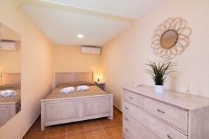3 bedrooms, free WiFi, bed sheets