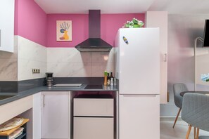 Frigorífic, microones, forn i placa de cuina