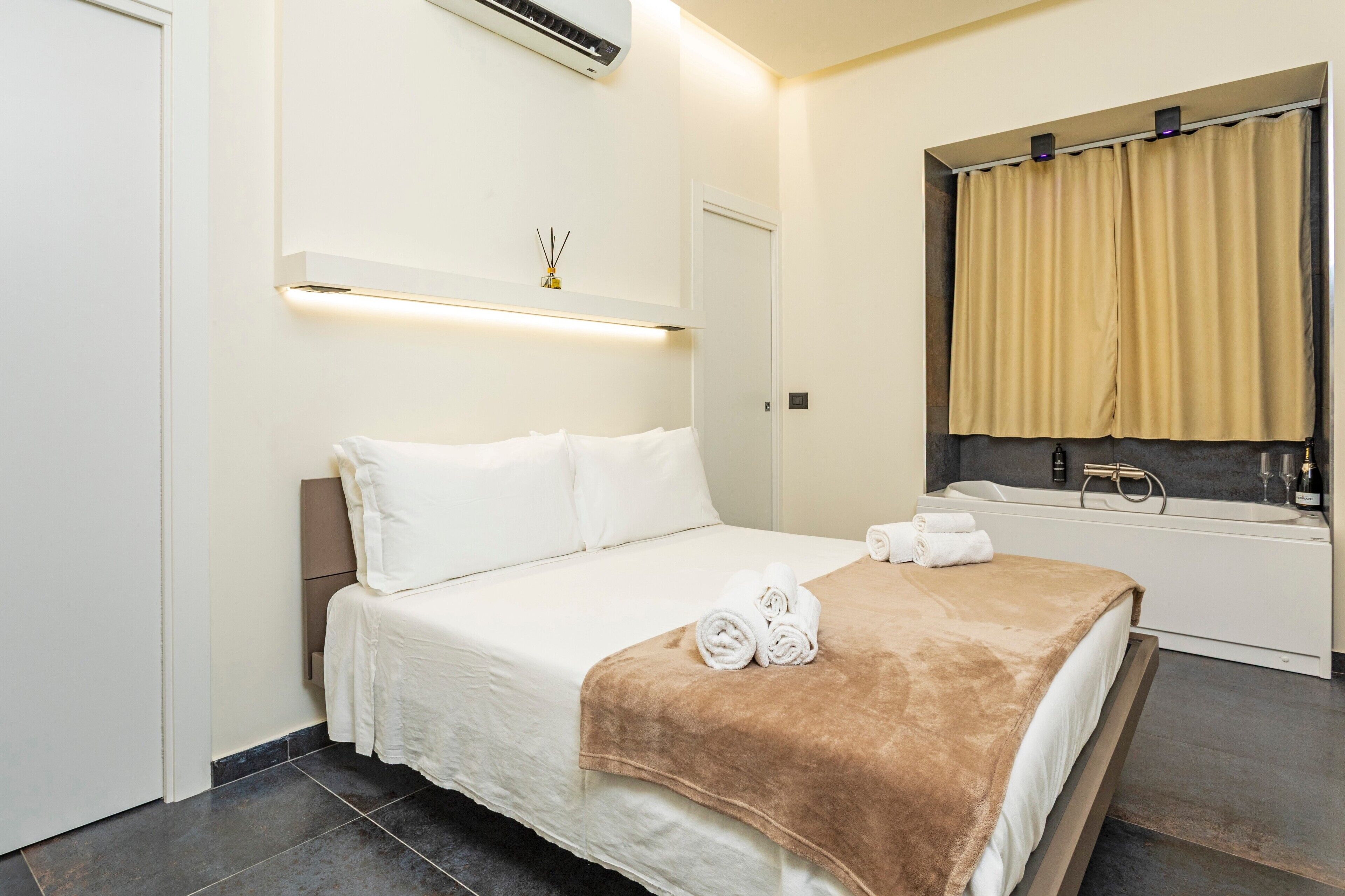 1 bedroom, free WiFi, bed sheets