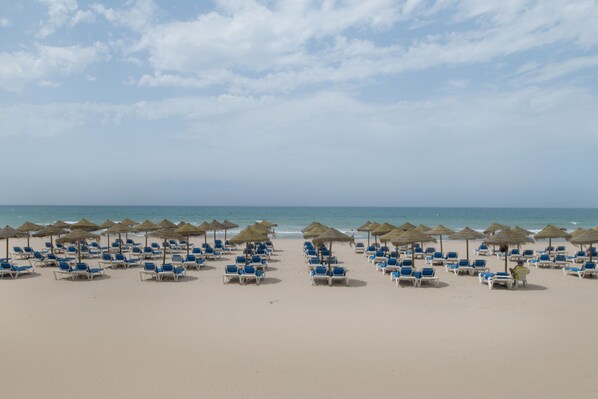 Una spiaggia nelle vicinanze
