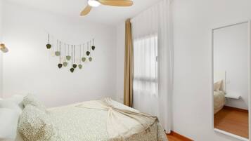 2 bedrooms, iron/ironing board, free WiFi, bed sheets