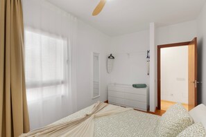 2 bedrooms, iron/ironing board, free WiFi, bed sheets