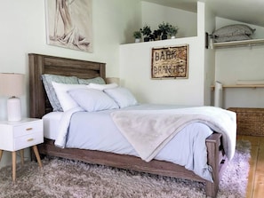 1 bedroom, iron/ironing board, free WiFi, bed sheets