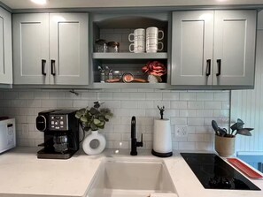 Private kitchen - Stowey Deer Retreat: Lower Village Stowe (Stowe)