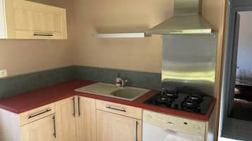 Oven, stovetop, dishwasher