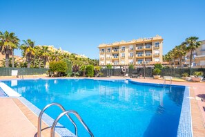 Lämmitetty uima-allas