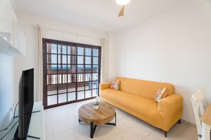 TV - Atlantic 1 with ocean view and pool (Costa Del Silencio)