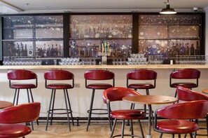 Bar (on property) - A Place You'll Surely Enjoy! Cambridge’s Prime Location, Pets Are Welcome! (Cambridge)
