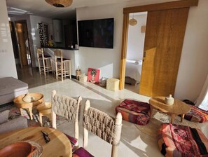 2 chambres, fer et planche à repasser, Wi-Fi, draps fournis