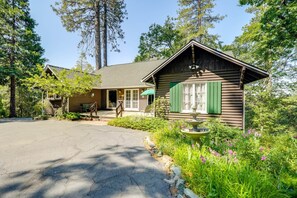 Exterior - Private 47 Acre Gated Historic Sierra Forest Estate w Pool "Kings Acres" (Twain Harte)