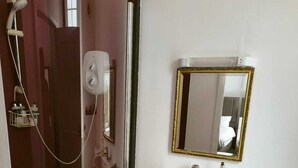 Uklassifisert bilde, 2 av 6, knapp