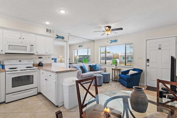 Huis, 1 kingsize bed (Capri by the Gulf 117) | Interieur