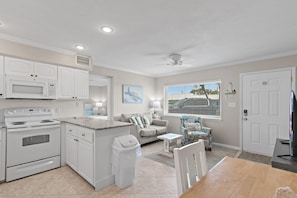 Townhome, 1 Queen Bed (Capri by the Gulf 119) | Private kitchen