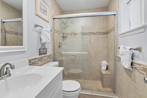 House, 2 Queen Beds (Capri by the Gulf 120) | Bathroom | Towels, soap, toilet paper