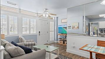 House, Multiple Beds (Capri by the Gulf 123) | Living area