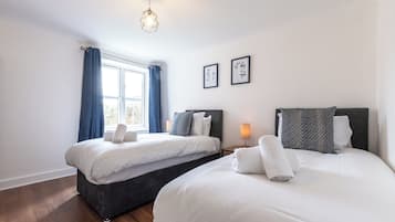 2 bedrooms, iron/ironing board, WiFi, bed sheets