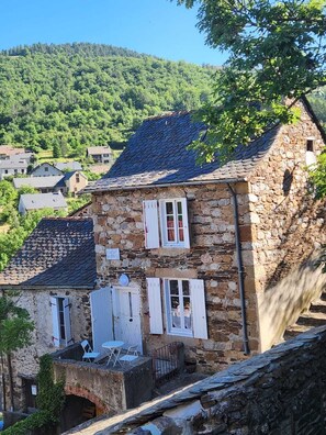 Exterior - Charming Cévennes village house for rent (Bédouès-Cocurès)