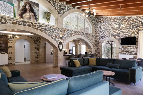 Villa Pasiphae - With Private Heated Pool