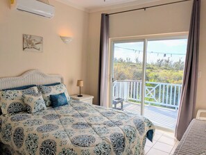 2 bedrooms, iron/ironing board, WiFi, bed sheets - Blue Skies, a Gorgeous Vacation House in Rainbow Bay, Eleuthera (James Cistern)