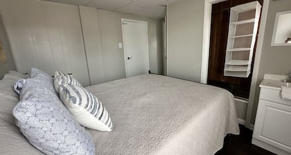 Newly renovated 2 bdrm apartment in downtown (24)