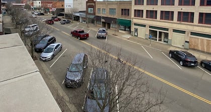 Newly renovated 2 bdrm apartment in downtown (24)
