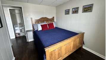 Bedroom with queen bed