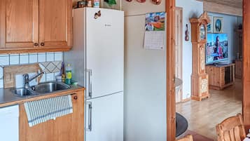 Réfrigérateur, four, plaque de cuisson, lave-vaisselle