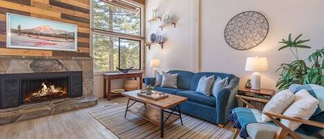 Smart TV y chimenea