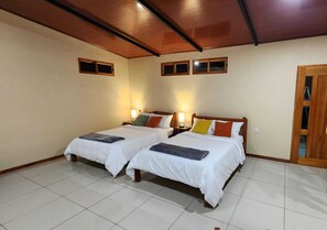 1 bedroom, WiFi, bed sheets - Casita La Tangara, Casita La Tangara | Entire villa in Rivas, Costa Rica (Rivas)