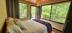 1 bedroom, WiFi, bed sheets - Casita La Mariposa, Casita La Mariposa | Entire villa in Rivas, Costa Rica (Rivas)