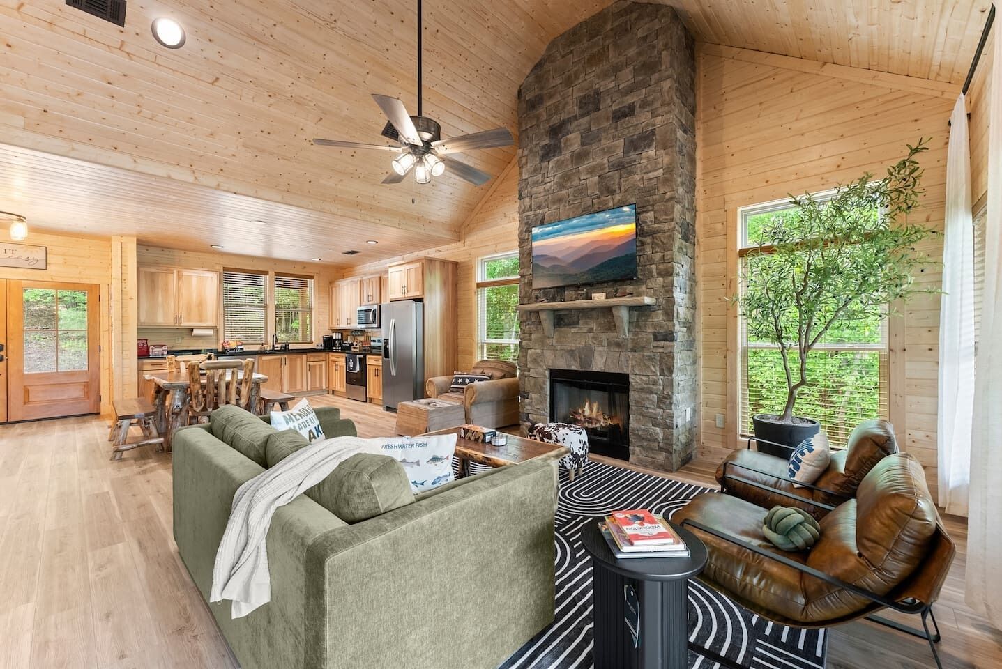 Smart TV, chimenea y tenis de mesa 
